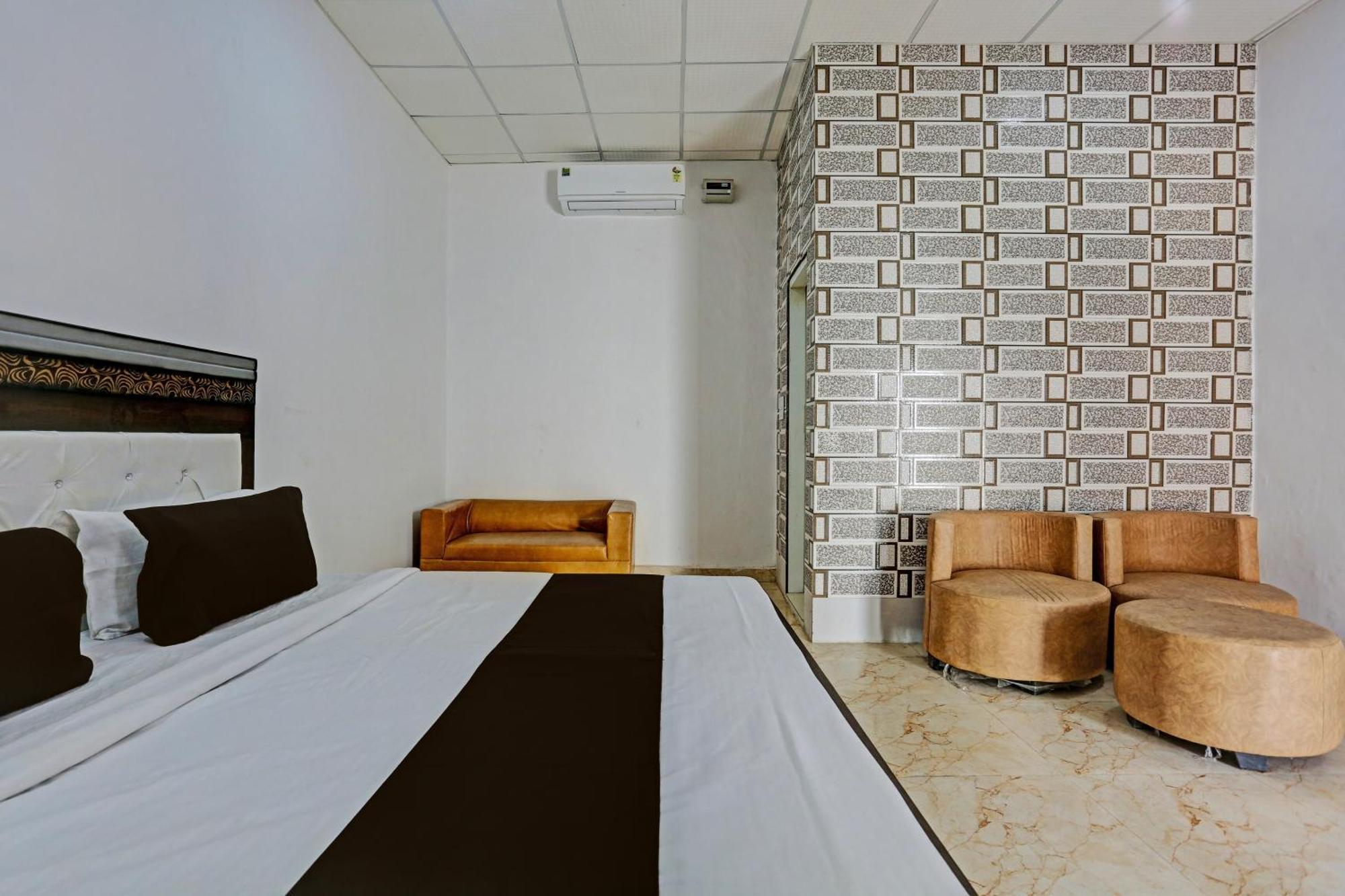 Hotel O Murliwala Wedding Palace And Resort Samalkha Kültér fotó